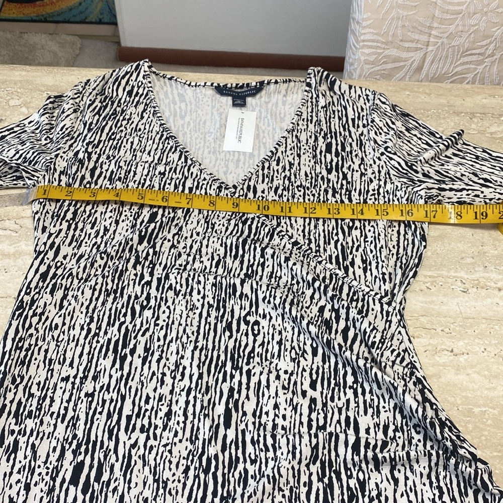 NWT banana republic dress w/ruching side,stretchy fabric, measurements in photos - Picture 7 of 13